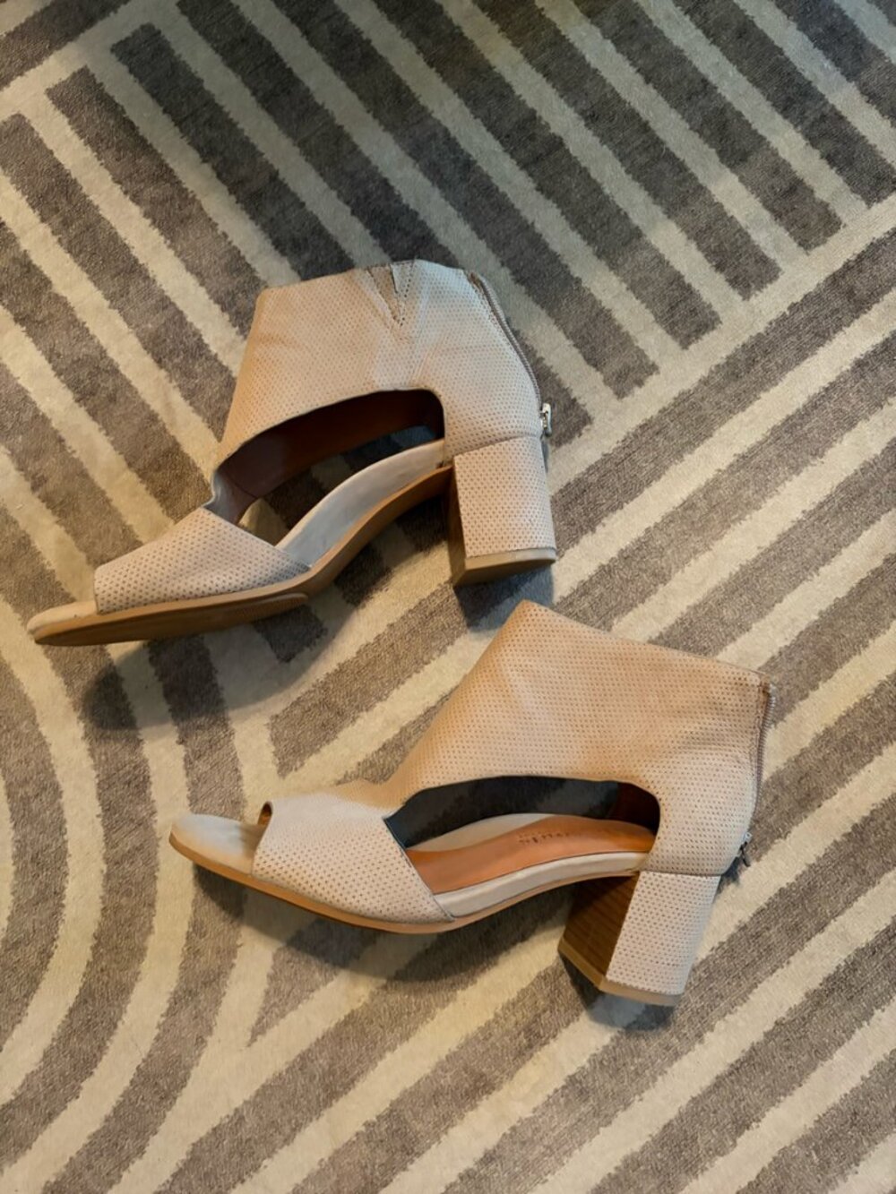 Kenneth Cole Gentle Souls Women’s Sandals Size 8.5 Comfort Leather